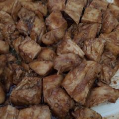 A picture of Teriyaki chicken.