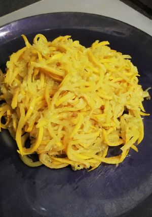 Une photo de Spaghetti de courgettes jaune au curry