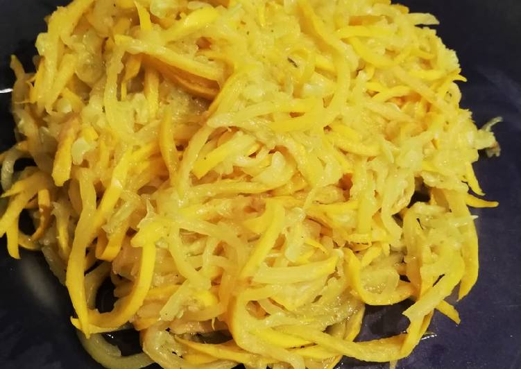 Spaghetti de courgettes jaune au curry