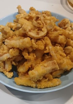 Una foto de Bastones de Pota Crujientes al Aroma de Garbanzo