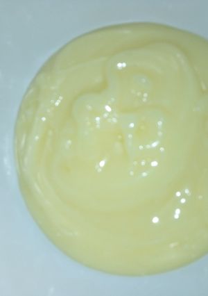 A picture of Homemade mayyonaise.