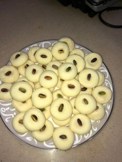 صورة لوصفة غريبة ولا أطيب مع فنجان القهوة 🥰☕️