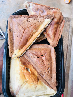 A picture of Title:chocolate and plain toast cake.