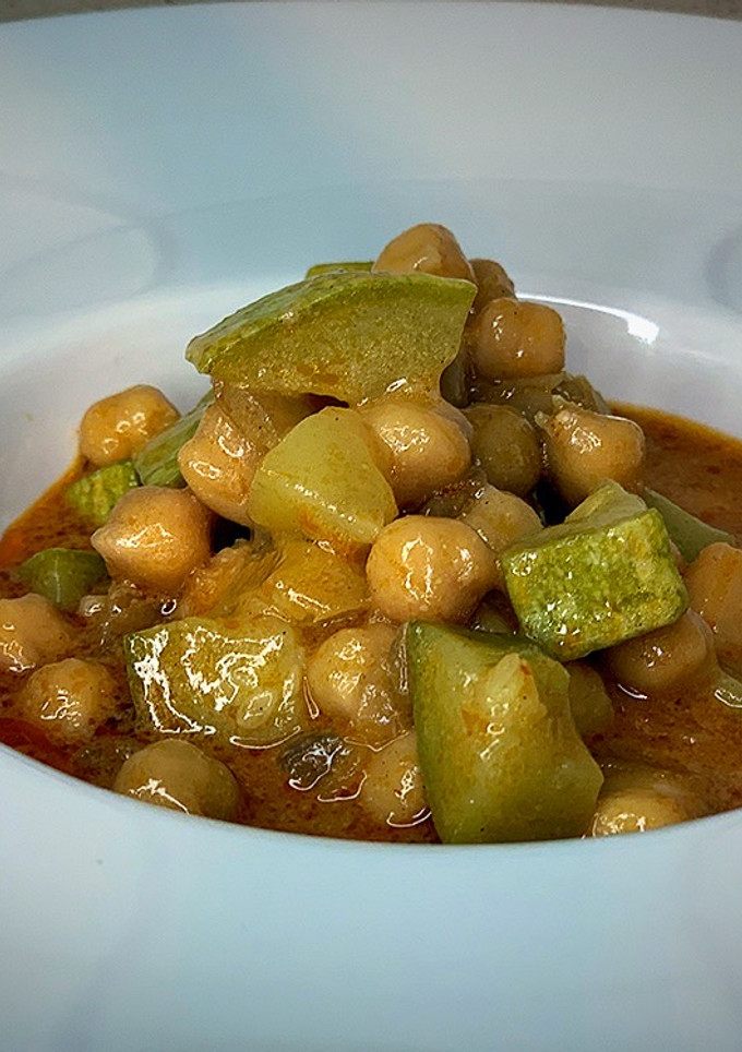 Una foto de Curry rojo de garbanzos