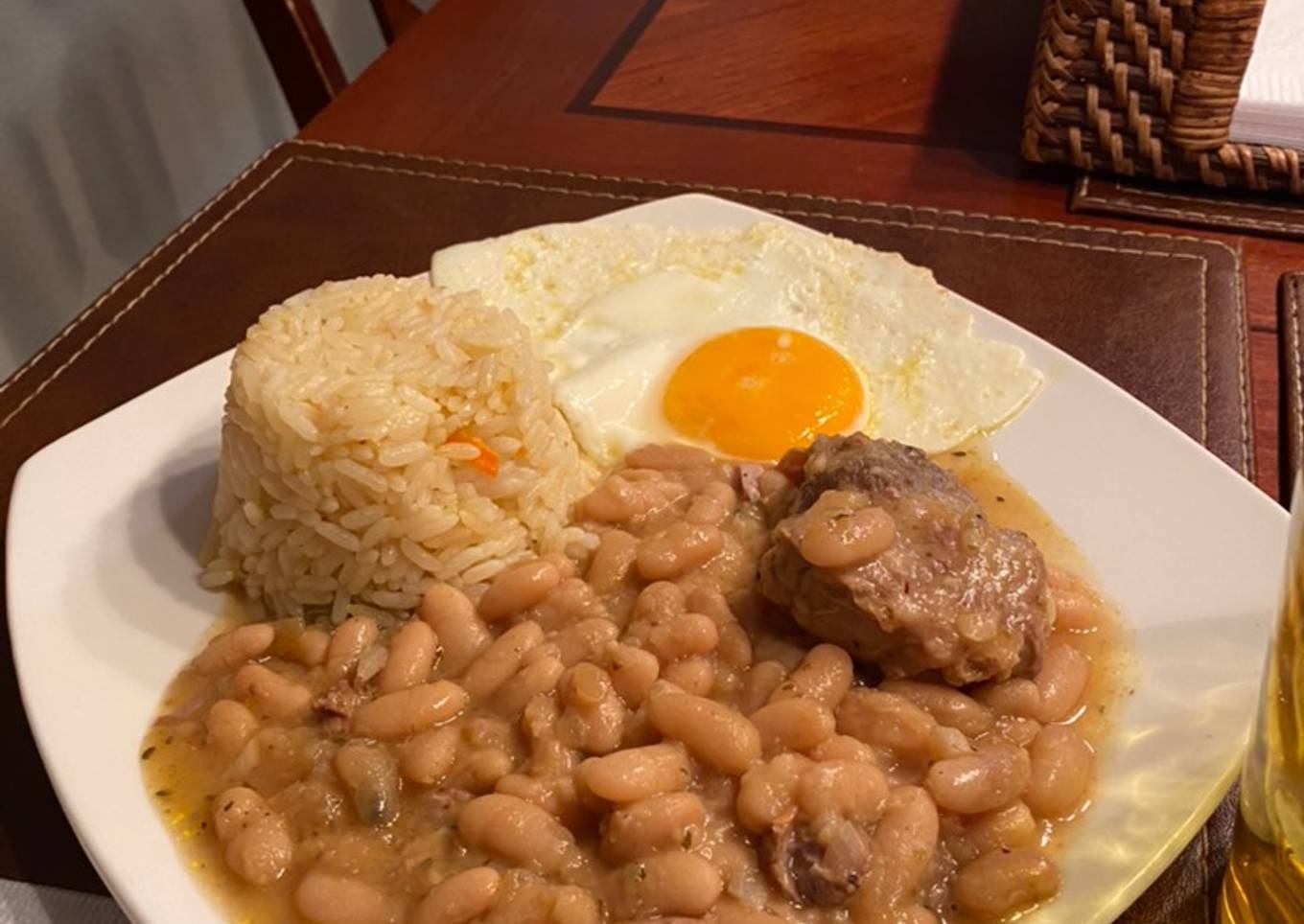 Porotos en Olla a Presión