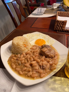 Una foto de Porotos en Olla a Presión