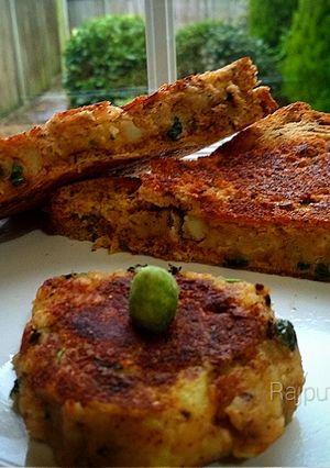 A picture of Brown Bread Masala Potato Sandwich.