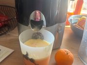 Une photo de jus de fruit