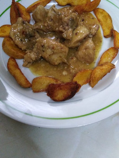 Una foto de Pollo en salsa de almendras