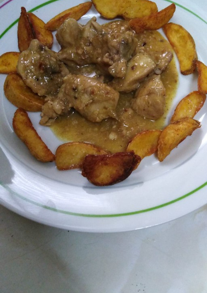Una foto de Pollo en salsa de almendras