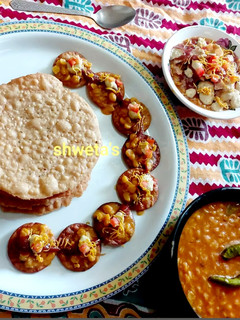 સિન્ધી દાલ પકવાન બાઈટ્સ, દાલપકવાન ચાટ,દાલ પકવાન (Dal Pakvan recipe in Gujarati)(Jain) રેસીપી મુખ્ય ફોટો