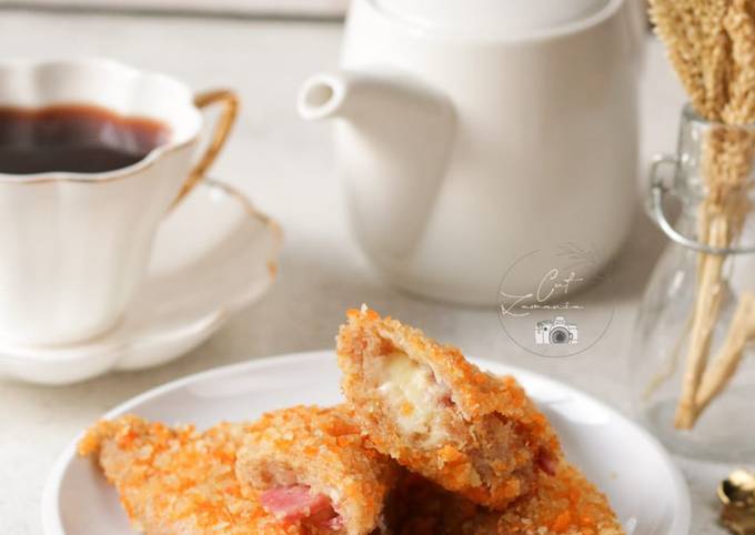 Langkah Mudah untuk Membuat Roti goreng mayo keju, Enak