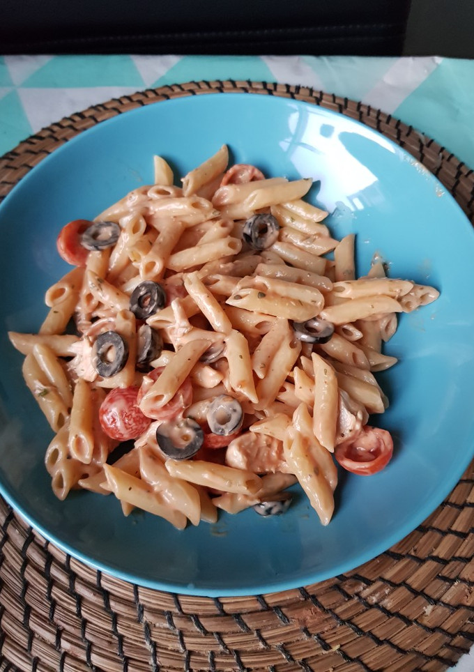 Una foto de Ensalada de pasta a la toscana