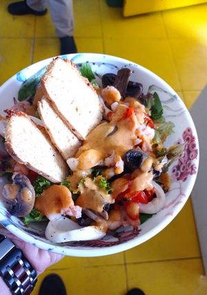 Una foto de Ensalada pacífico mediterránea
