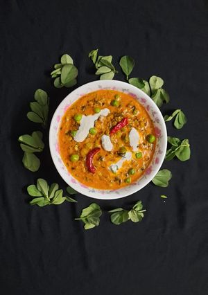 મેથી મટર મલાઈ Methi Matar Malai Recipe In Gujarati ) રેસીપી મુખ્ય ફોટો