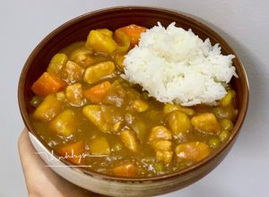 Hình của món Cơm Cà ri Gà Kiểu Nhật.