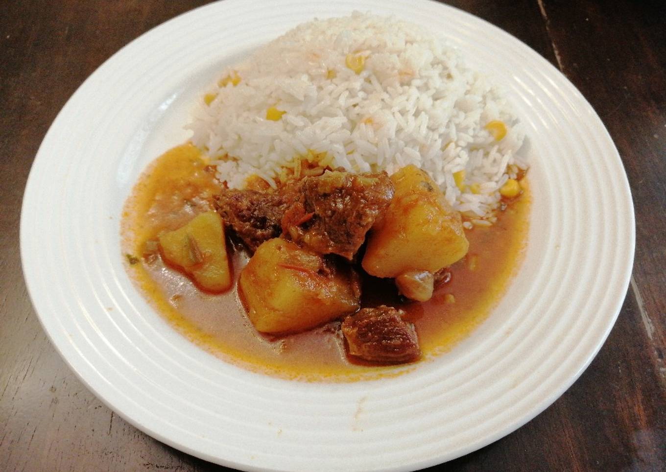 Carne Guisada con Papas & Arroz de Maíz