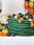 Pancake de arándanos y espirulina azul