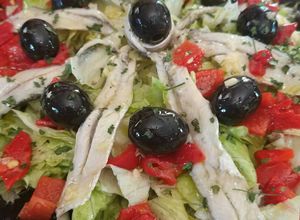 Una foto de Ensalada de boquerones en vinagre