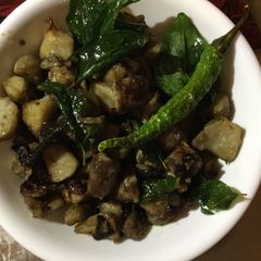A picture of Koorka(chinese potato) mezhukepuratti.