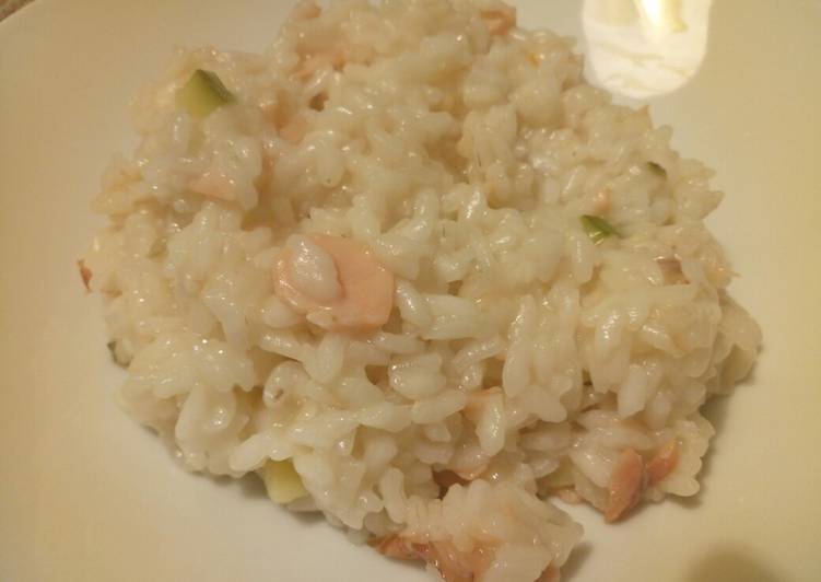 Step-by-Step Guide to Prepare Award-winning Smoked salmon and zucchine risotto