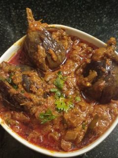 भरली मसाला वांगी (bharli masala vangi recipe in marathi) रेसिपी चे मुख्य फोटो