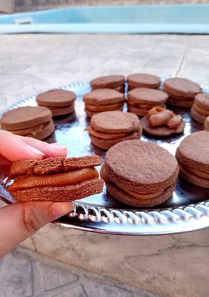 Una foto de Alfajores de chocolate con dulce de leche repostero🍫