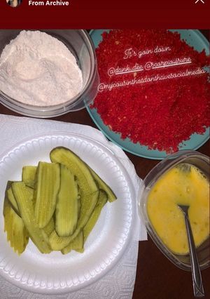 A picture of Hot Cheetos Air Fried Pickles.