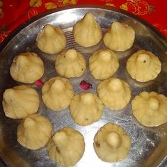 A picture of Nariyal modak.