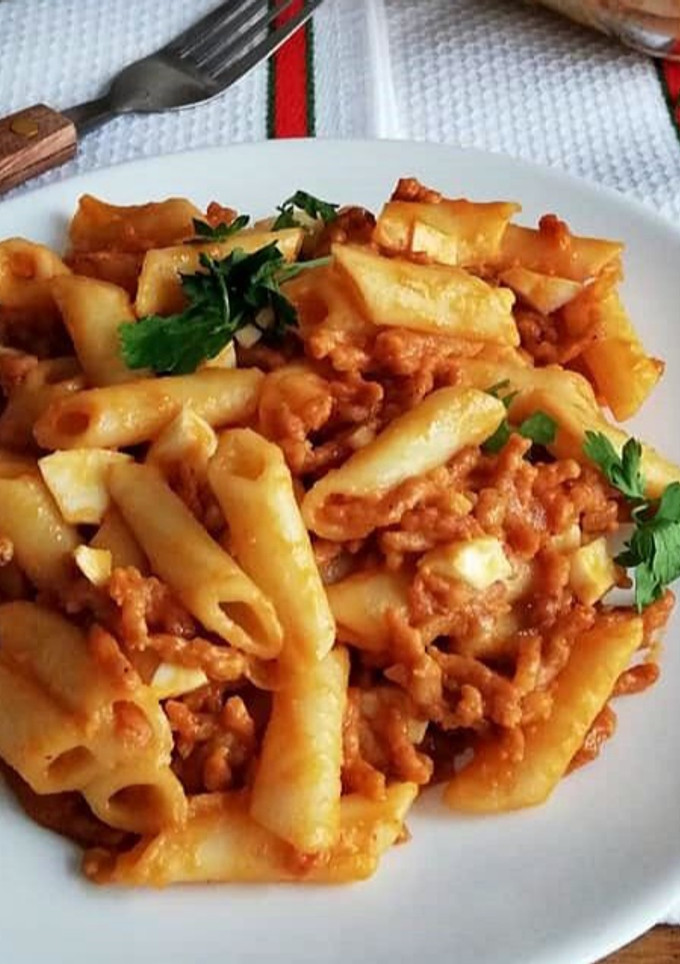 Una foto de Macarrones con salsa de tomate