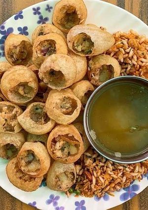 गोल गप्पे (gol gappe recipe in Hindi) रेसिपी मुख्य फोटो