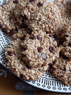 Banános-csokis zabkeksz recept fotója
