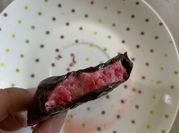 Una foto de postre facil con frutillas