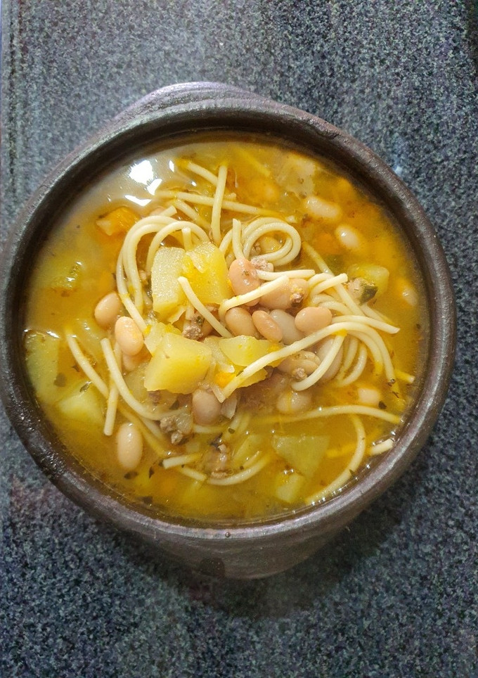 Una foto de Porotos con riendas