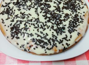 Foto principal de Disco de bizcocho con natillas, virutas de chocolate y whisky