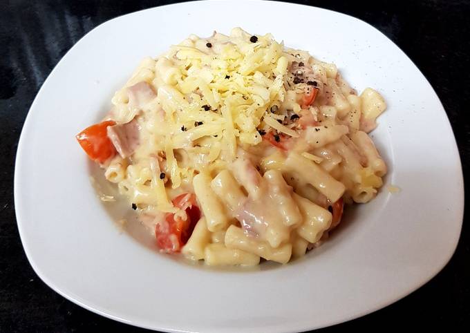 Recipe of Award-winning My Macaroni cheese with Tomatoes and Tuna. 😘