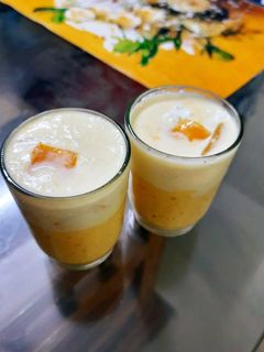ম্যাঙ্গো লস্যি(MANGO LASSI recipe in Bengali) রেসিপির প্রধান ছবি