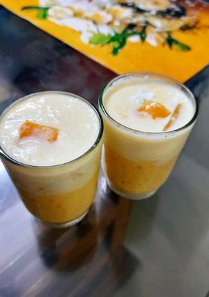 ম্যাঙ্গো লস্যি(MANGO LASSI recipe in Bengali) রেসিপির প্রধান ছবি