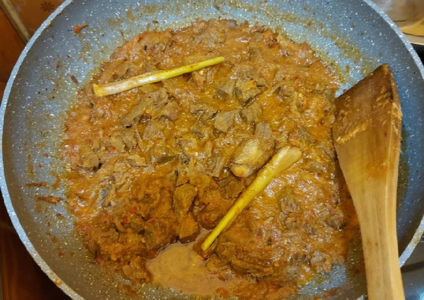 Daging sapi bumbu merah