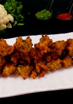 गोभी के पकौड़े(Gobhi ke pakoda recipe in Hindi) रेसिपी मुख्य फोटो