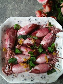 Hình của món Mực nhồi thịt hấp.