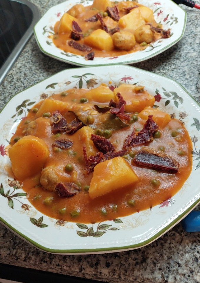 Una foto de Albóndigas a la jardinera