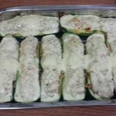 Una foto de Zapallitos italianos rellenos