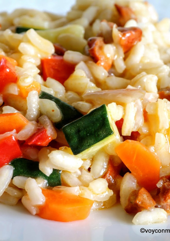 Una foto de Risotto de verduritas... y chistorra