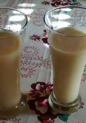 Una foto de Batido de Banana, kiwi, durazno y avena