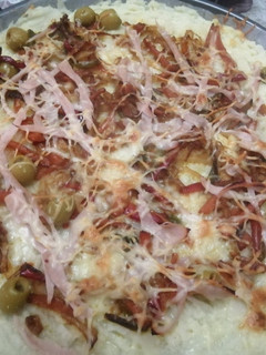 Una foto de Pizza de base de coliflor