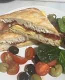 Tortilla casi japonesa, mmmm para bocadillos, con aire español