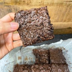 A picture of Mochi brownies.