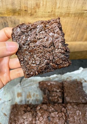 A picture of Mochi brownies.