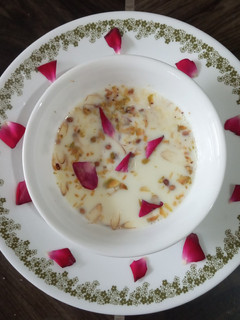 સાબુદાણા ની ખીર (Sabudana ni Kheer Recipe In Gujarati) રેસીપી મુખ્ય ફોટો